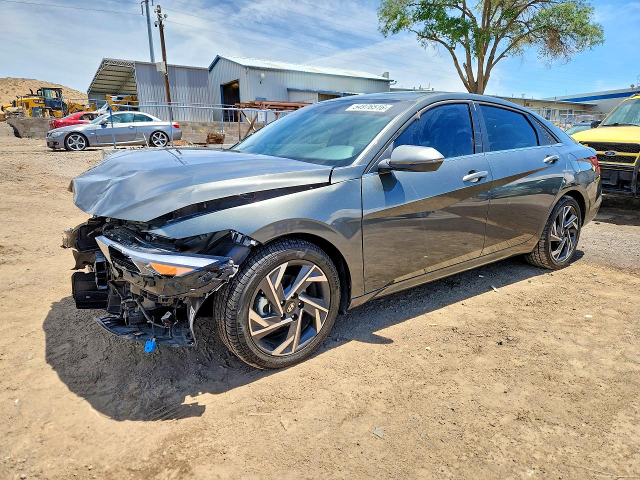 Salvage Hyundai ELANTRA Image