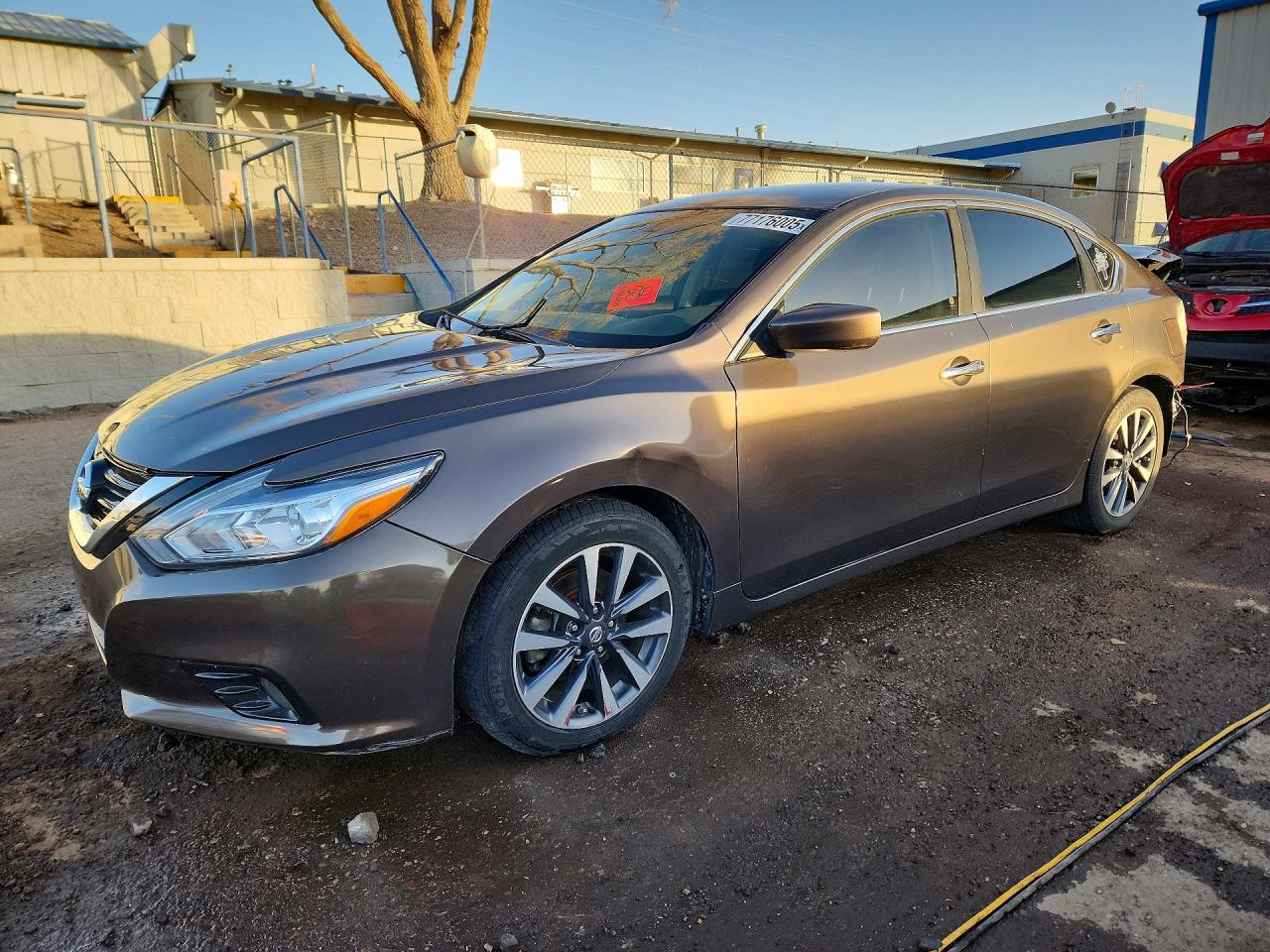 Salvage Nissan Altima Image