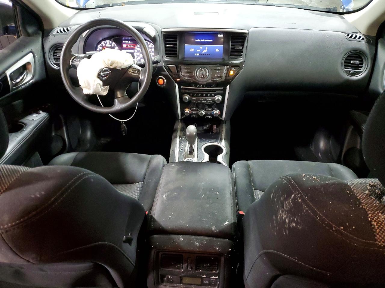 Nissan Pathfinder S