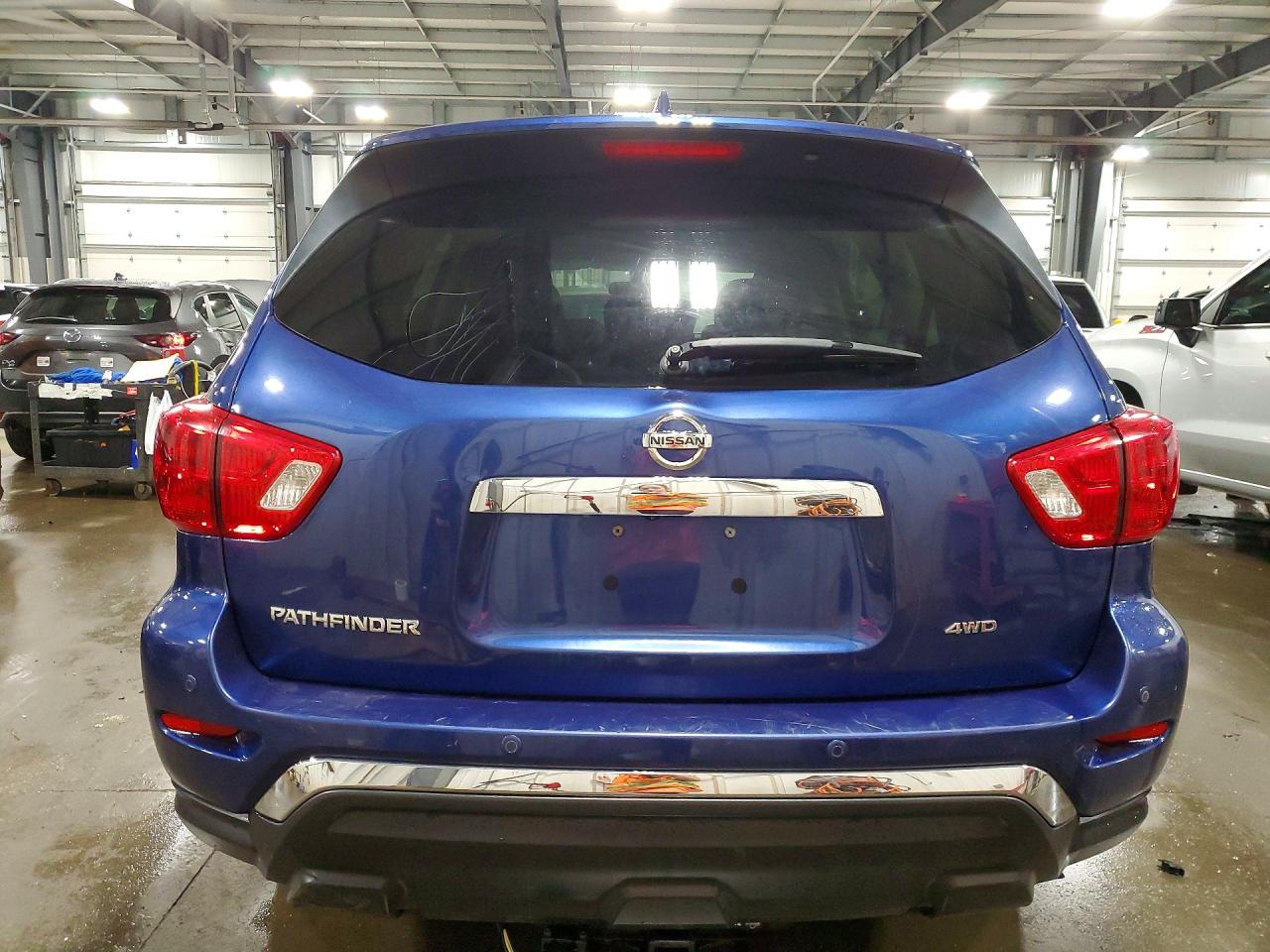 Nissan Pathfinder S
