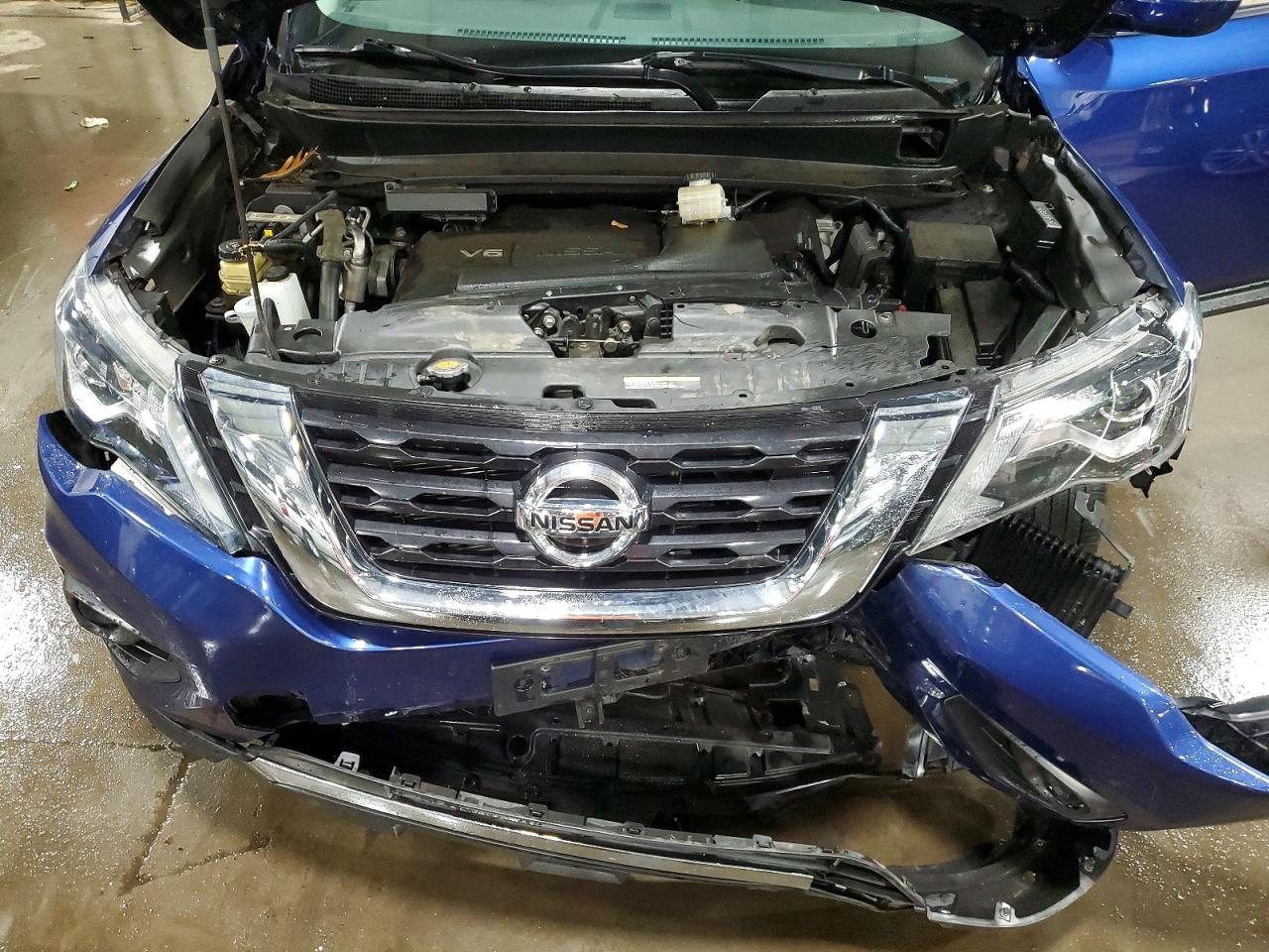 Nissan Pathfinder S