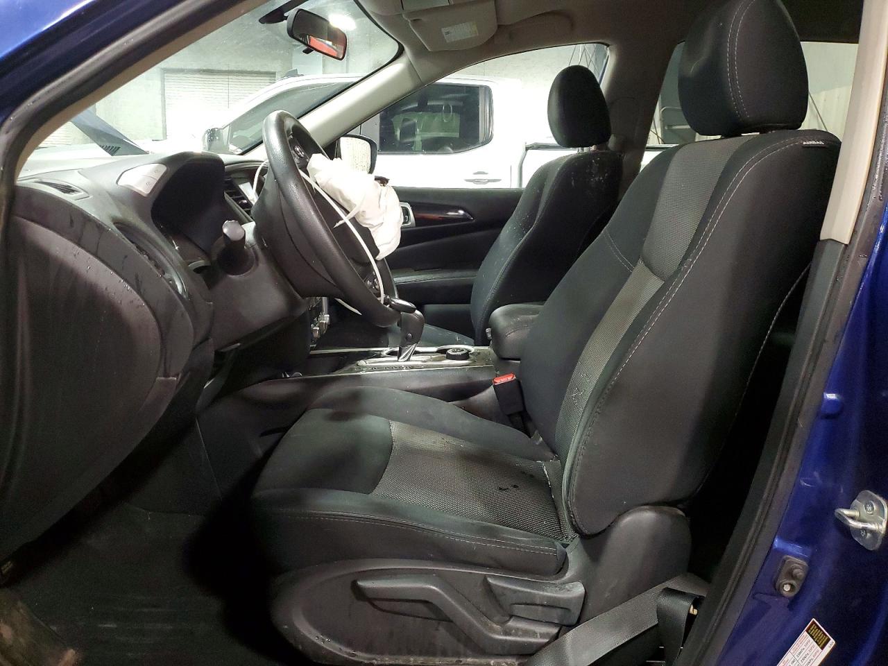 Nissan Pathfinder S