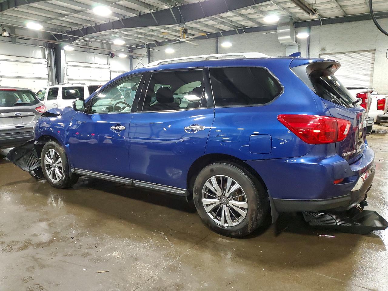 Nissan Pathfinder S