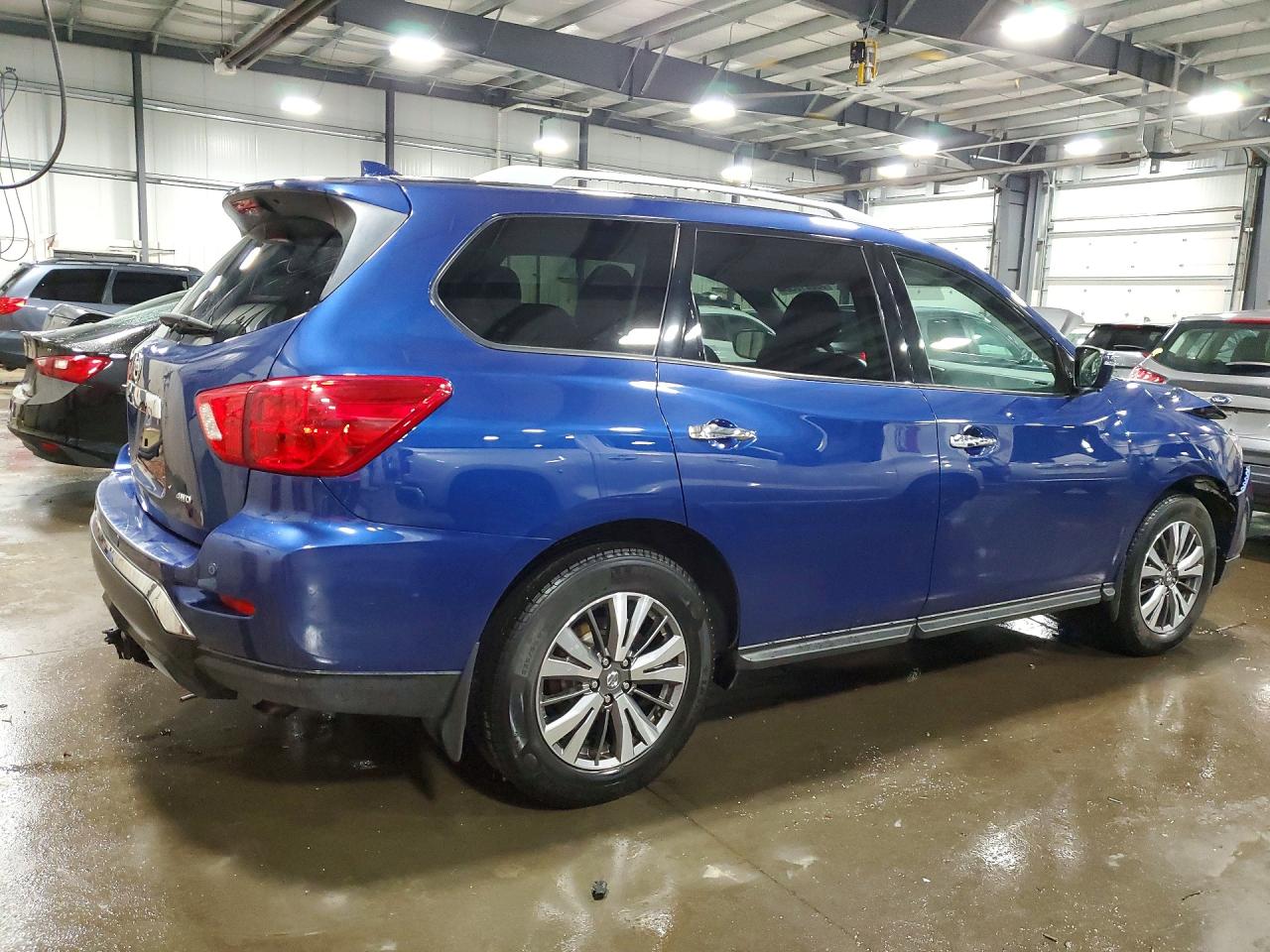 Nissan Pathfinder S