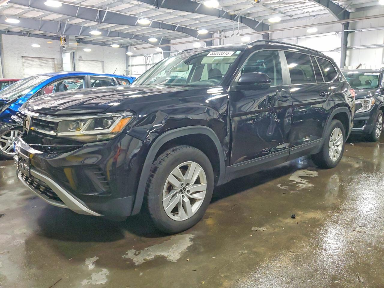 Salvage Volkswagen Atlas Image