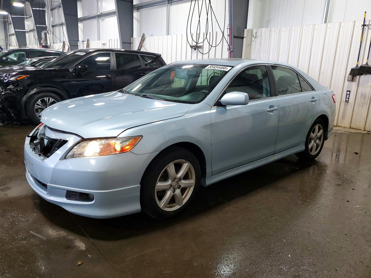 Salvage Toyota Camry Image