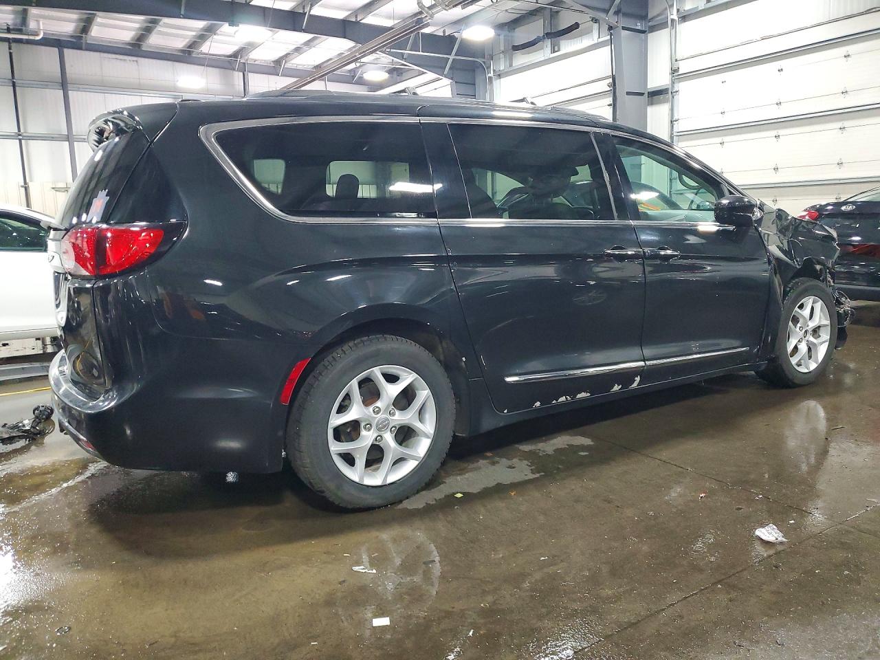 Chrysler Pacifica Touring L Plus