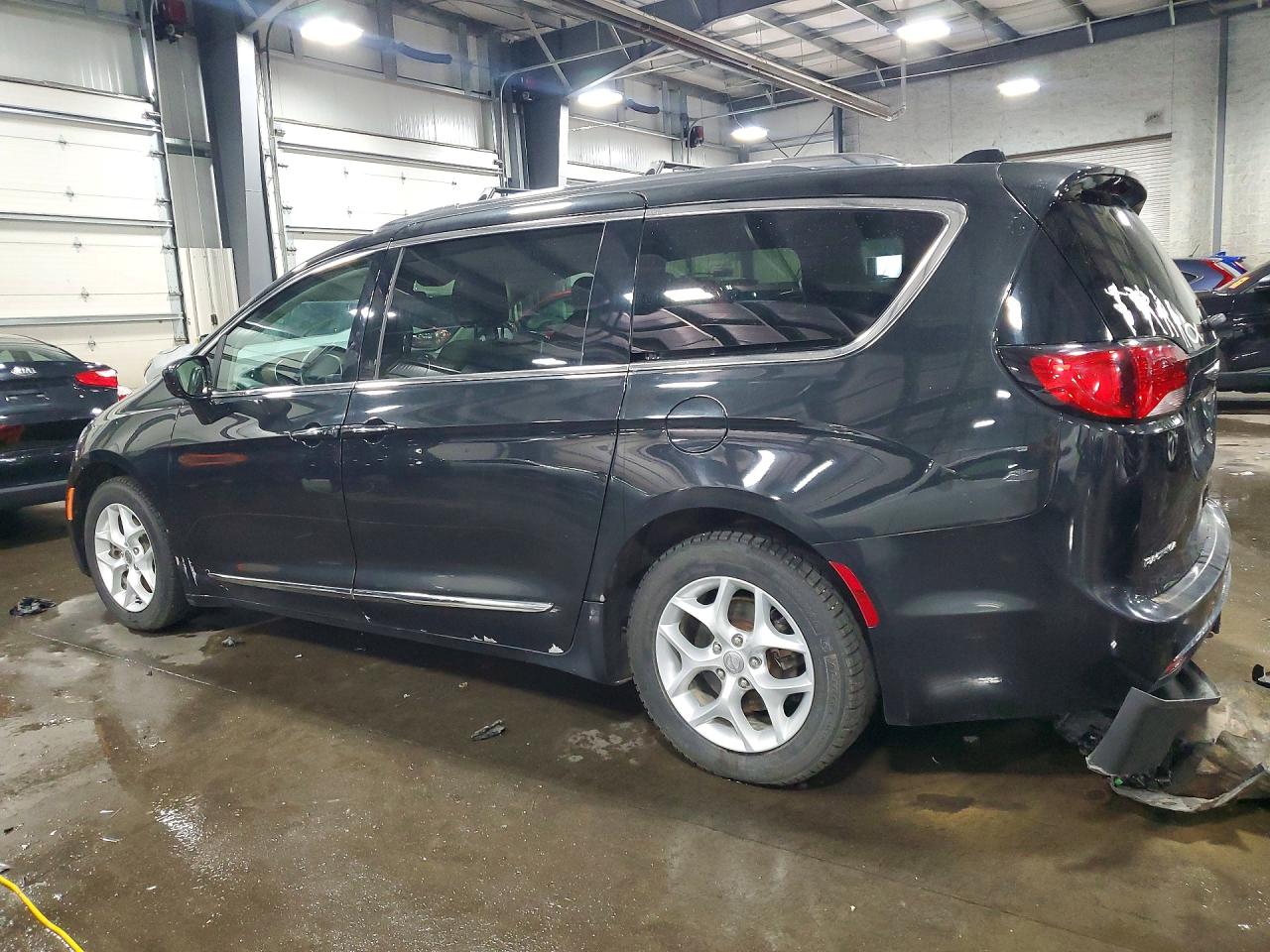 Chrysler Pacifica Touring L Plus