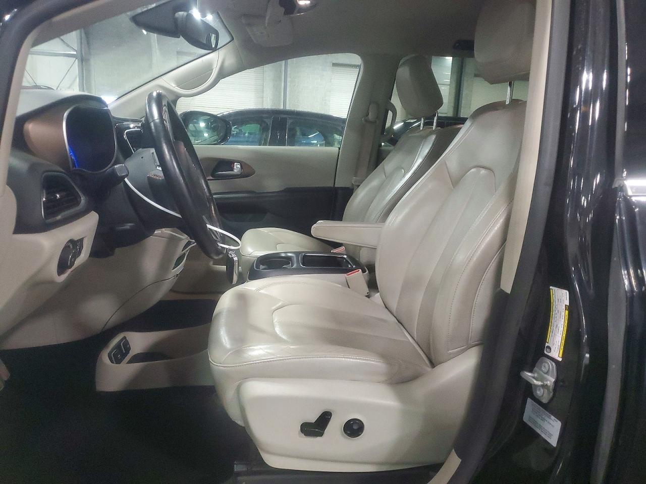Chrysler Pacifica Touring L Plus