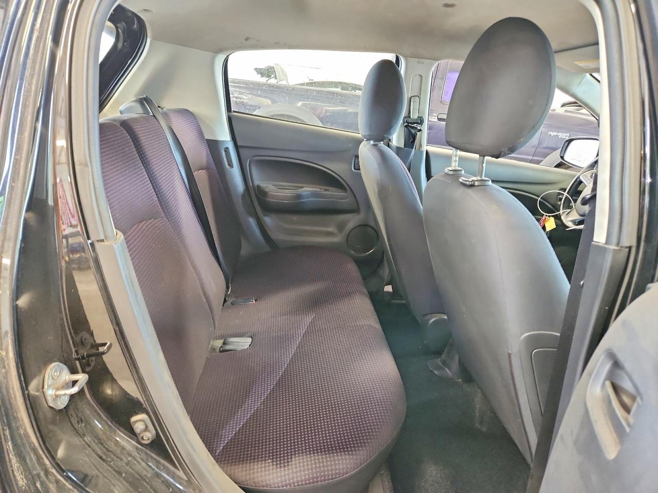 Mitsubishi Mirage Es