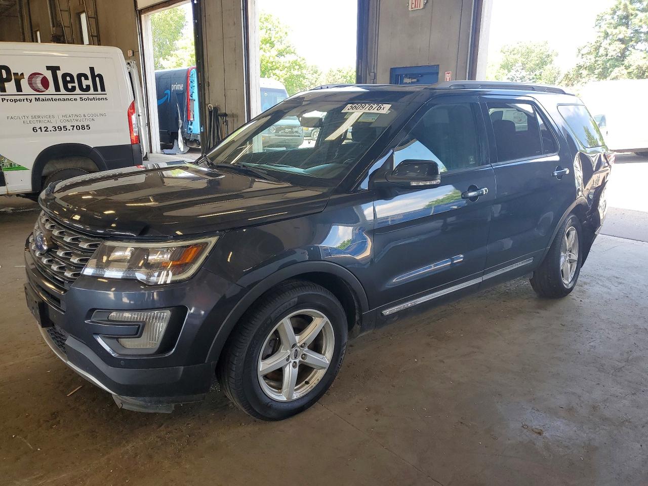 Salvage Ford Explorer Image