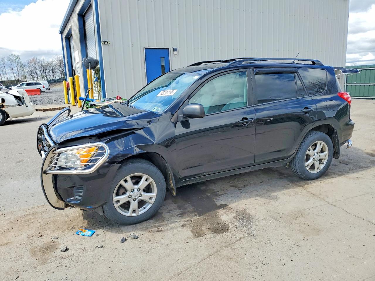 Salvage Toyota RAV4 Image
