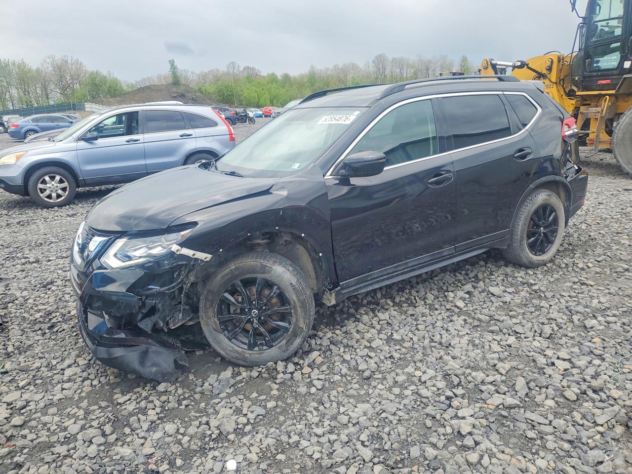 Salvage Nissan Rogue Image