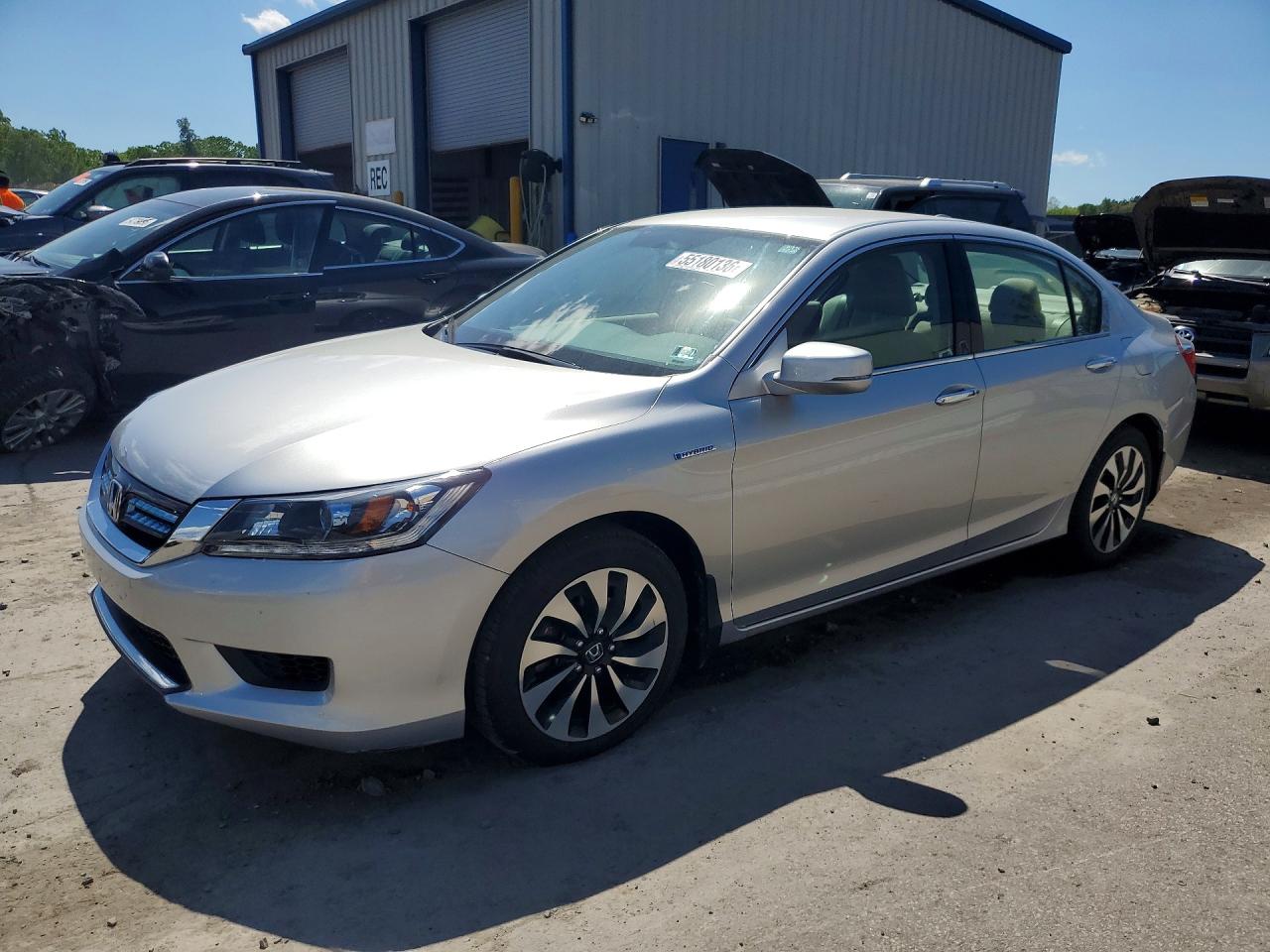 Salvage Honda Accord Image