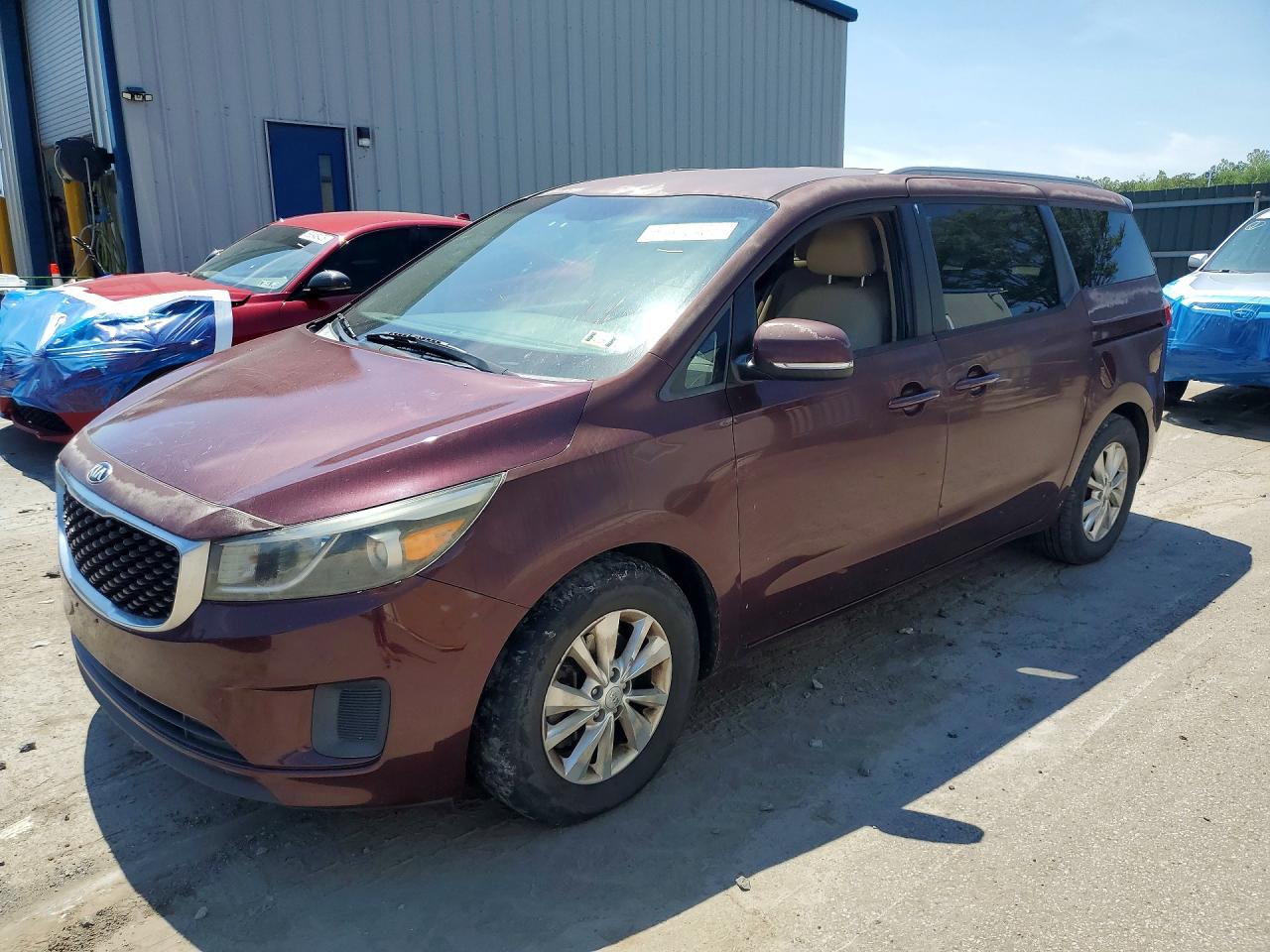 Salvage Kia Sedona Image