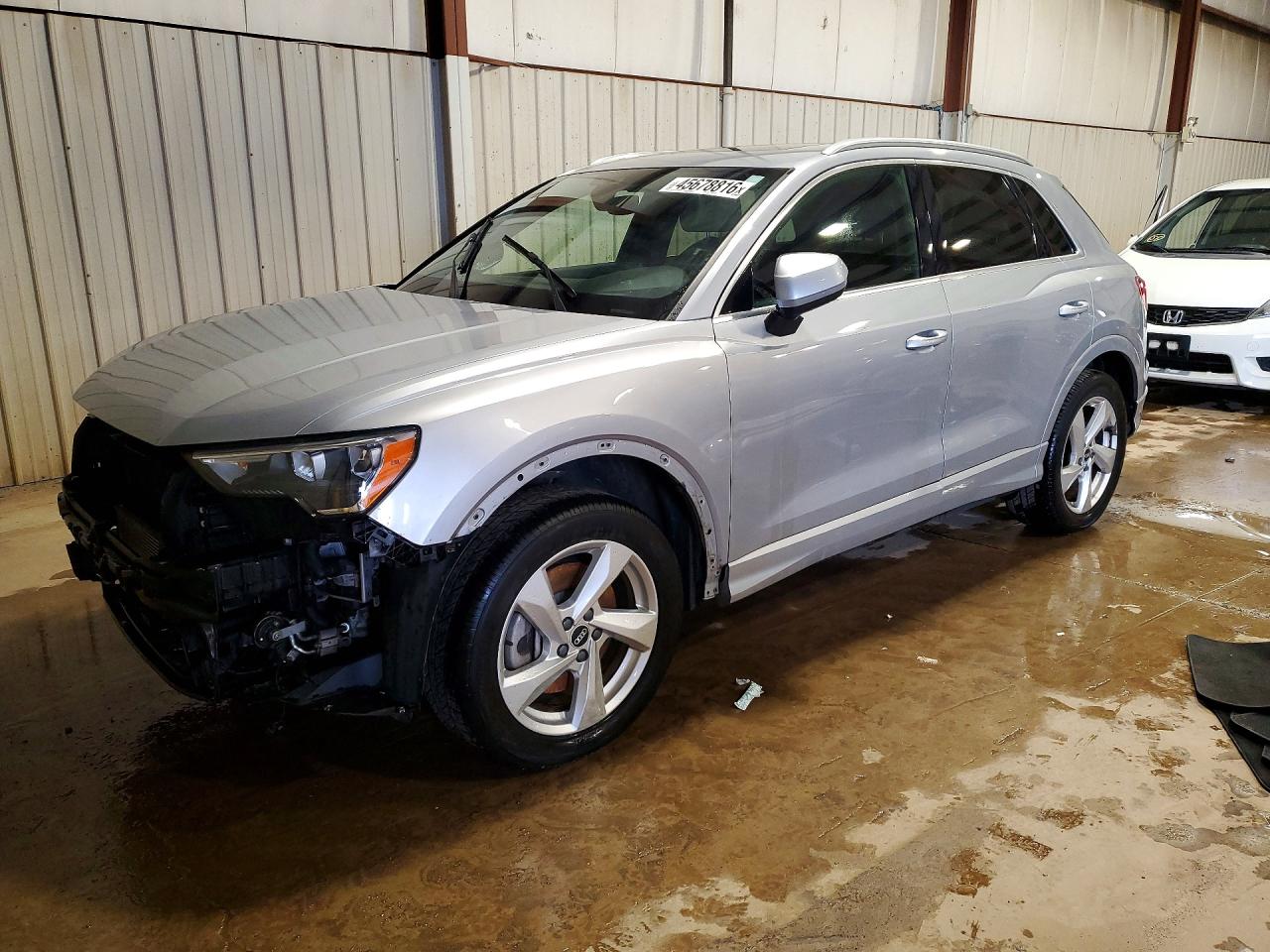 Salvage Audi Q3 Image