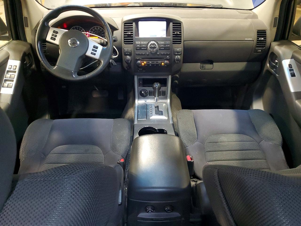 Nissan Pathfinder S