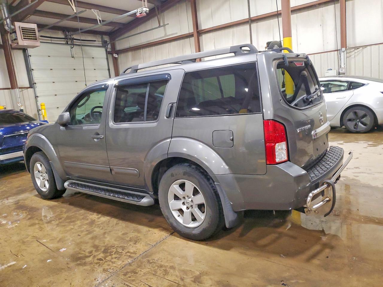 Nissan Pathfinder S