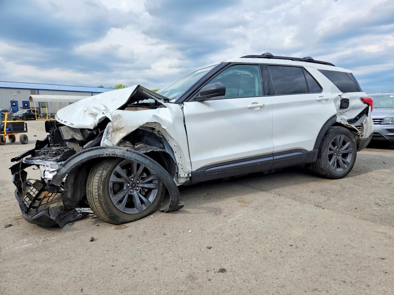 Salvage Ford Explorer Image