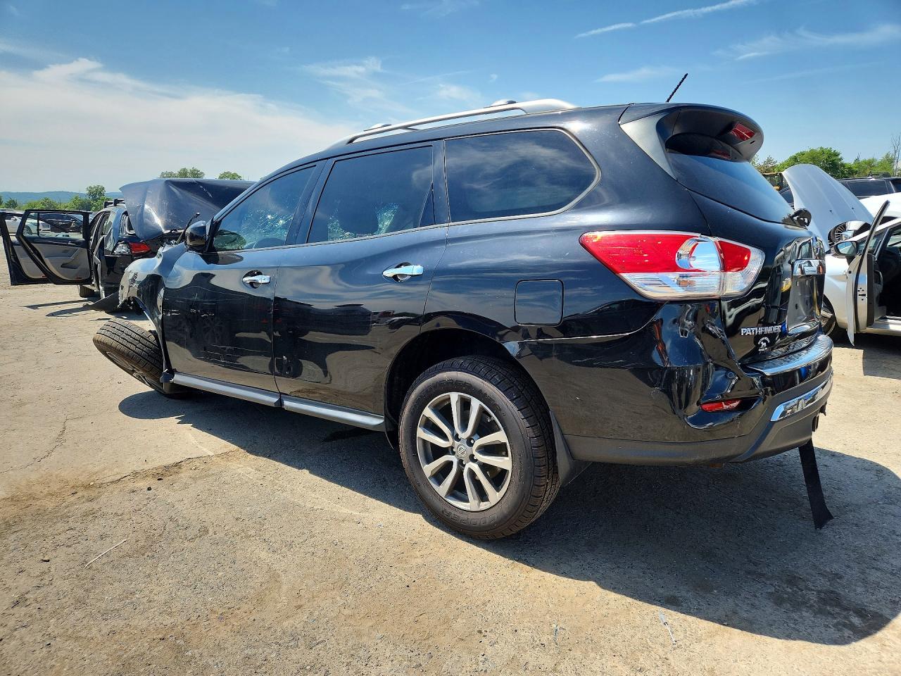 Nissan Pathfinder Sv