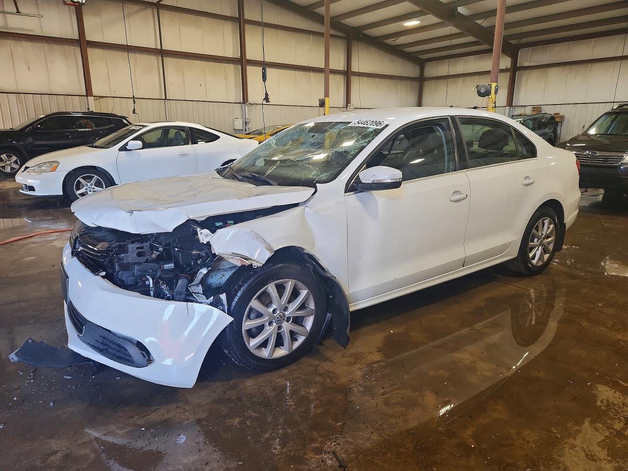 Salvage Volkswagen Jetta Image