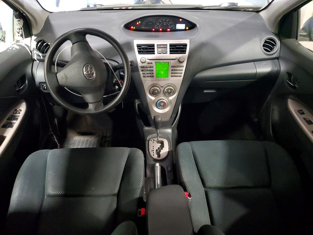 Toyota Yaris Base