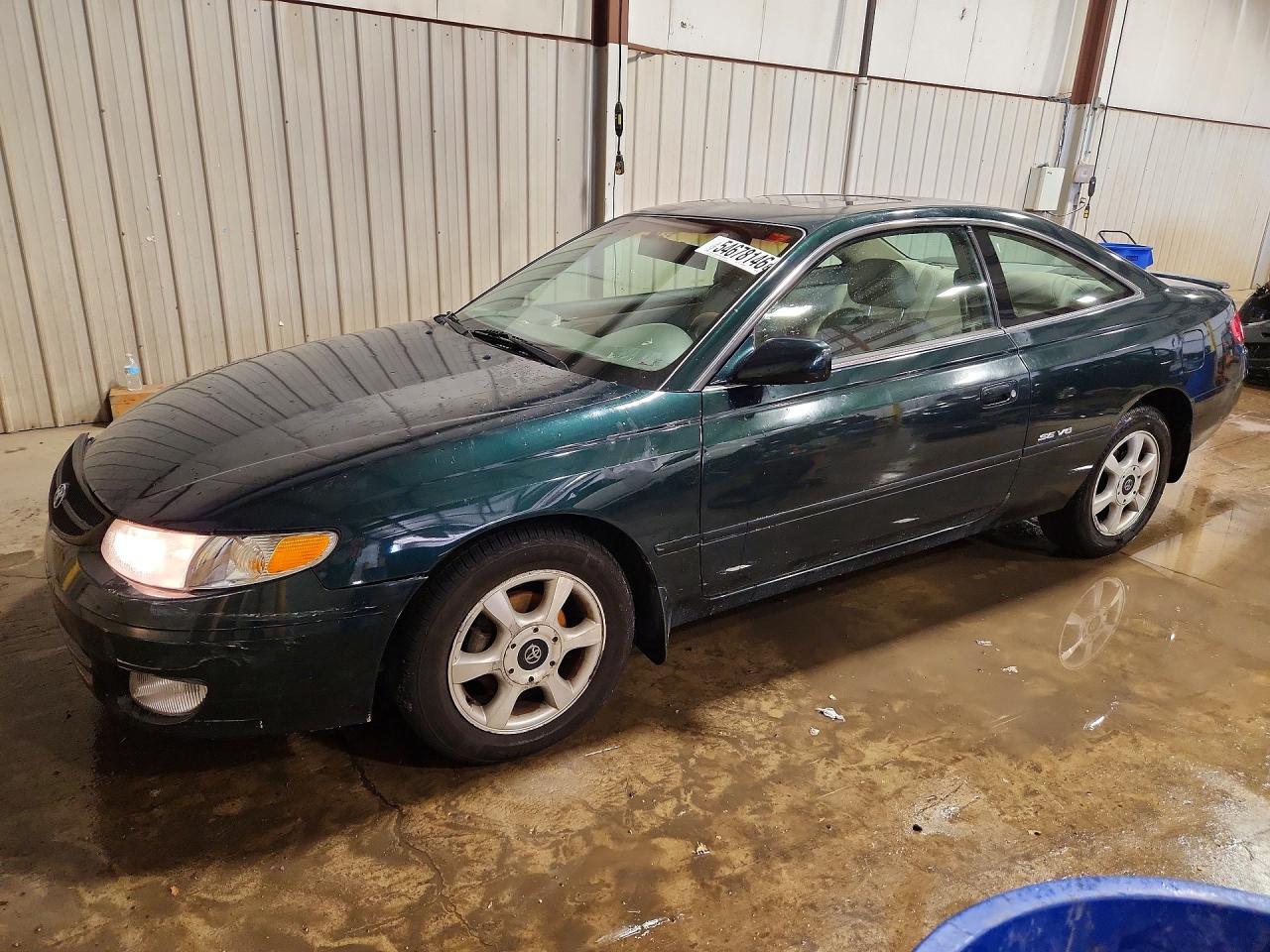 Salvage Toyota Camry Image