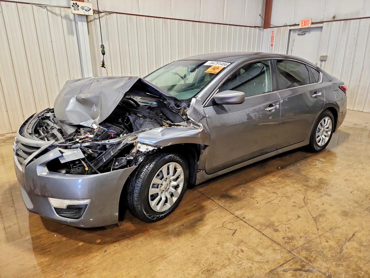 Salvage Nissan Altima Image