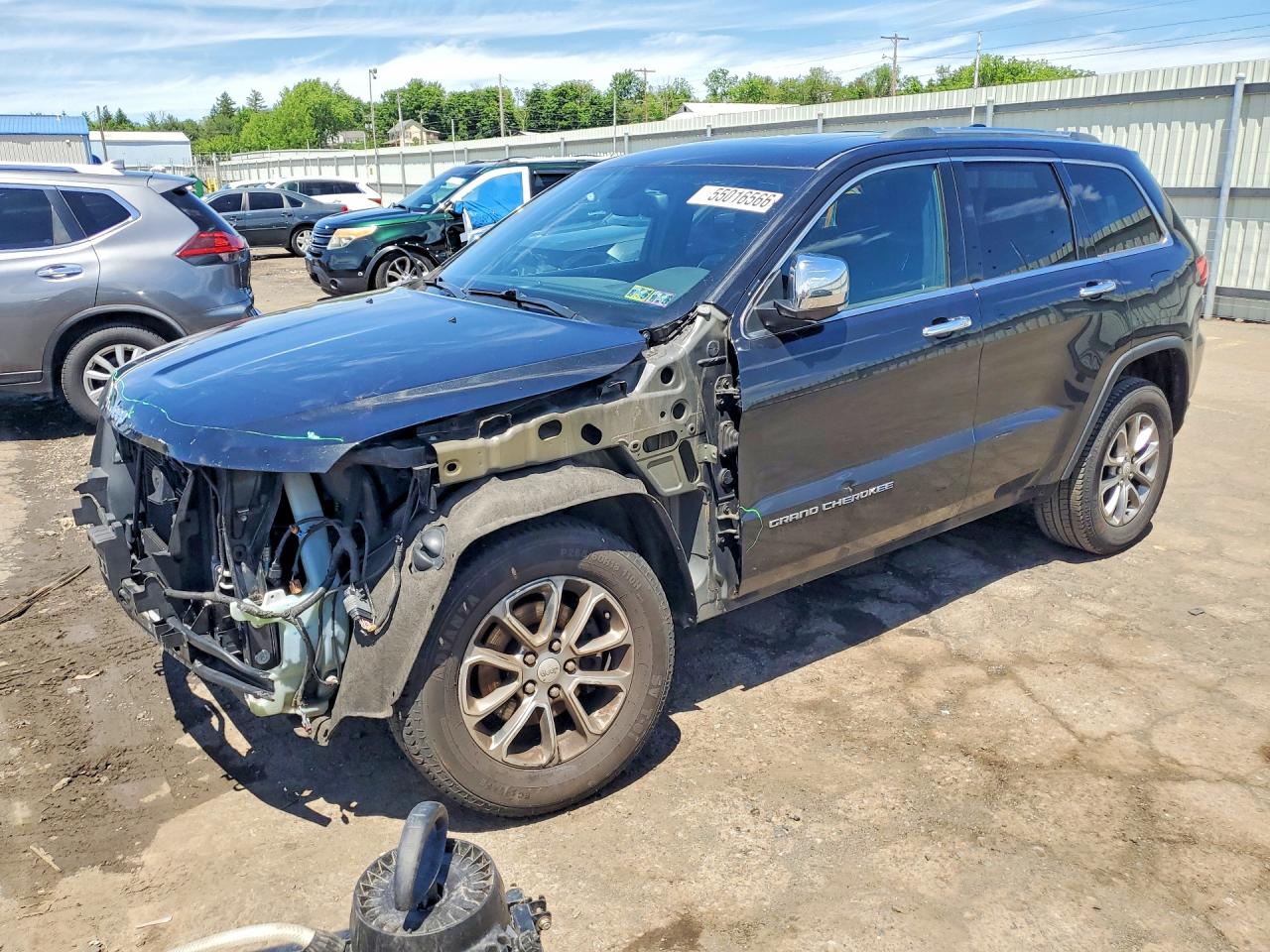 Salvage Jeep Cherokee Image