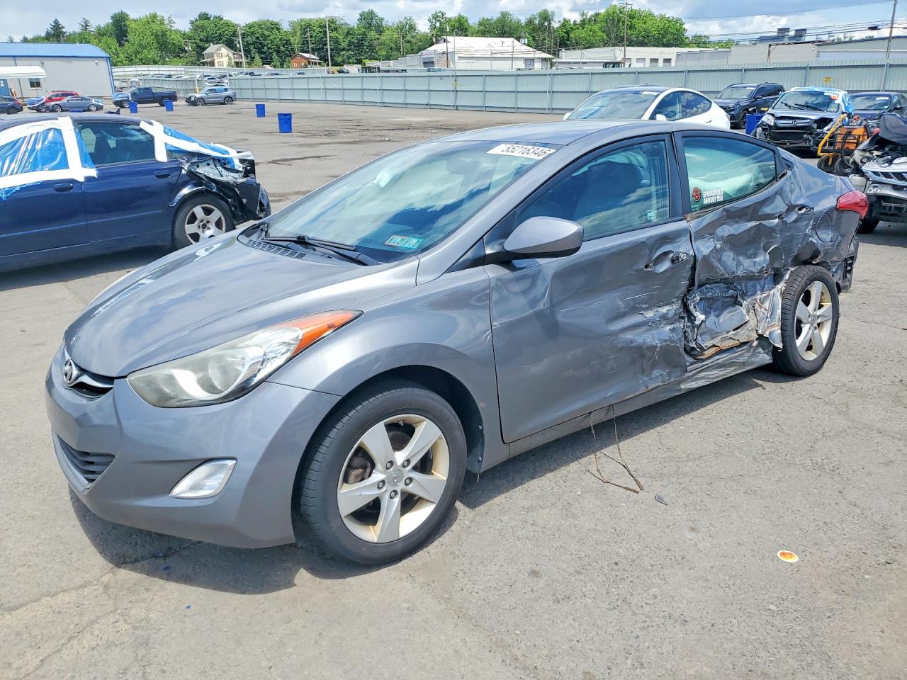 Salvage Hyundai ELANTRA Image