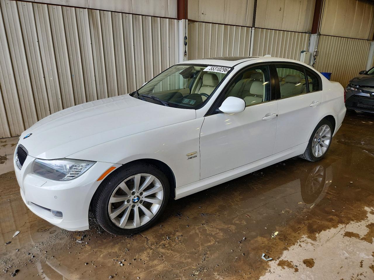 Salvage BMW 3 Series Image
