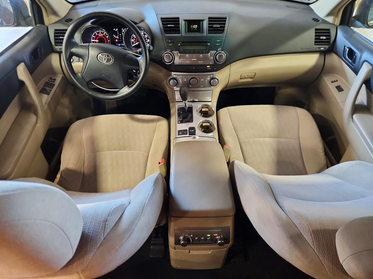 Toyota Highlander Base