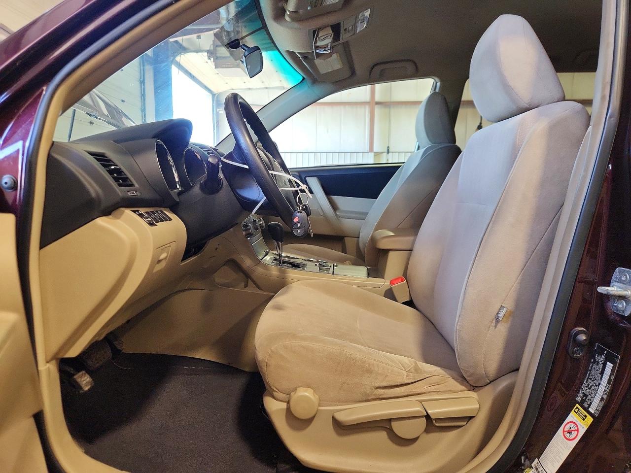 Toyota Highlander Base