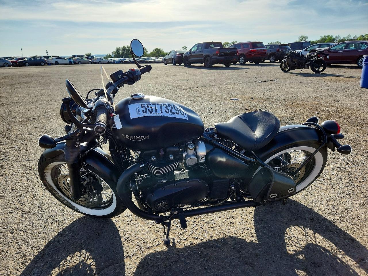 Triumph Bonneville Bobber Black