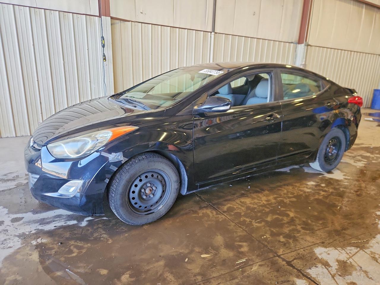 Salvage Hyundai ELANTRA Image