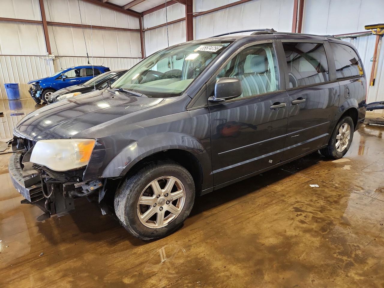 Salvage Chrysler Minivan Image