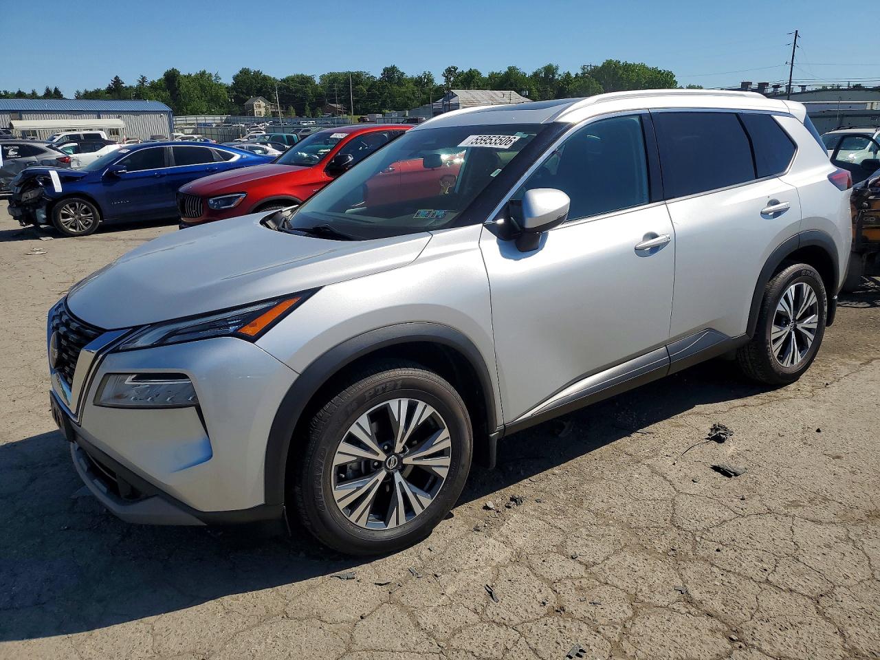 Salvage Nissan Rogue Image