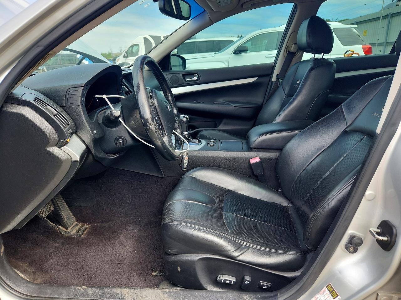 INFINITI G37 X