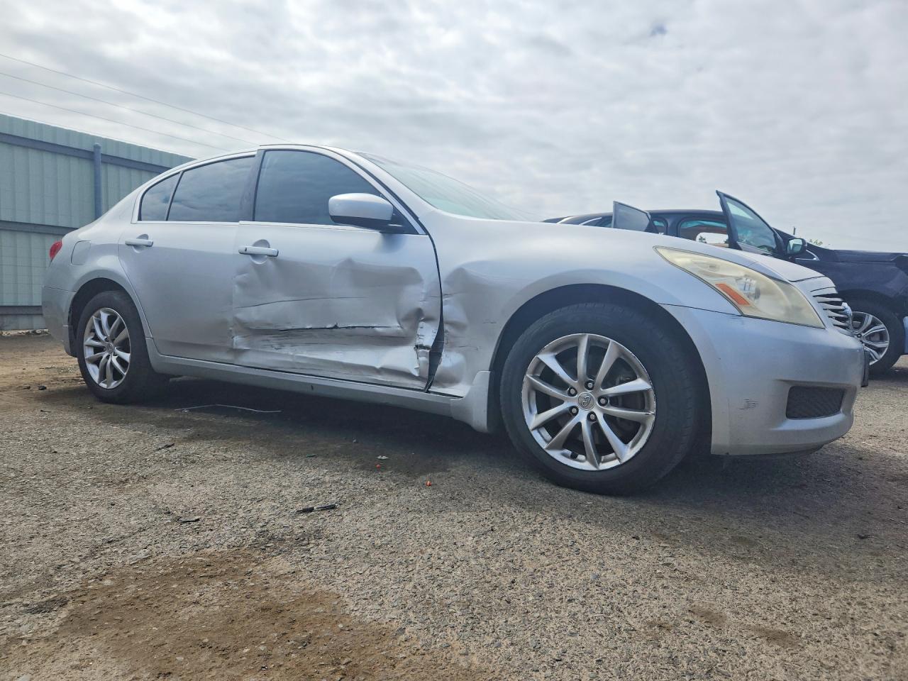 INFINITI G37 X
