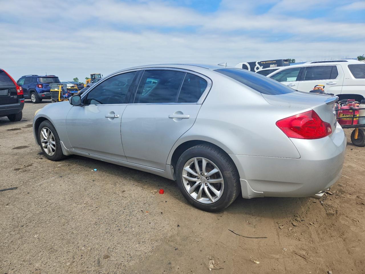 INFINITI G37 X
