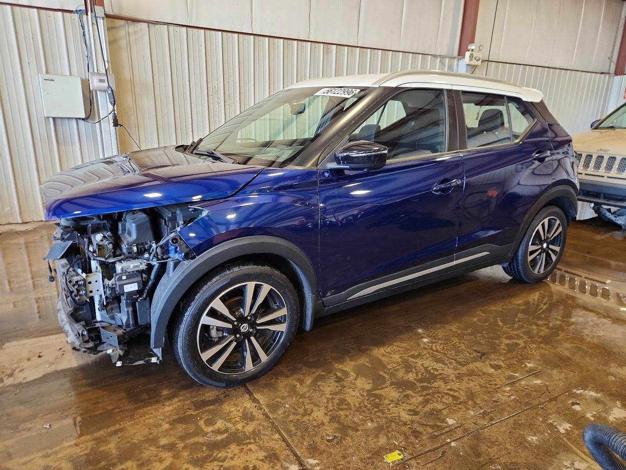 Salvage Nissan Kicks Image