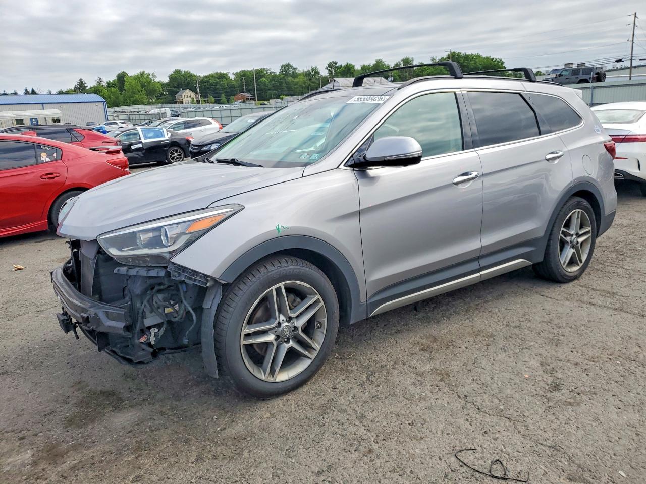 Salvage Hyundai SANTA FE Image