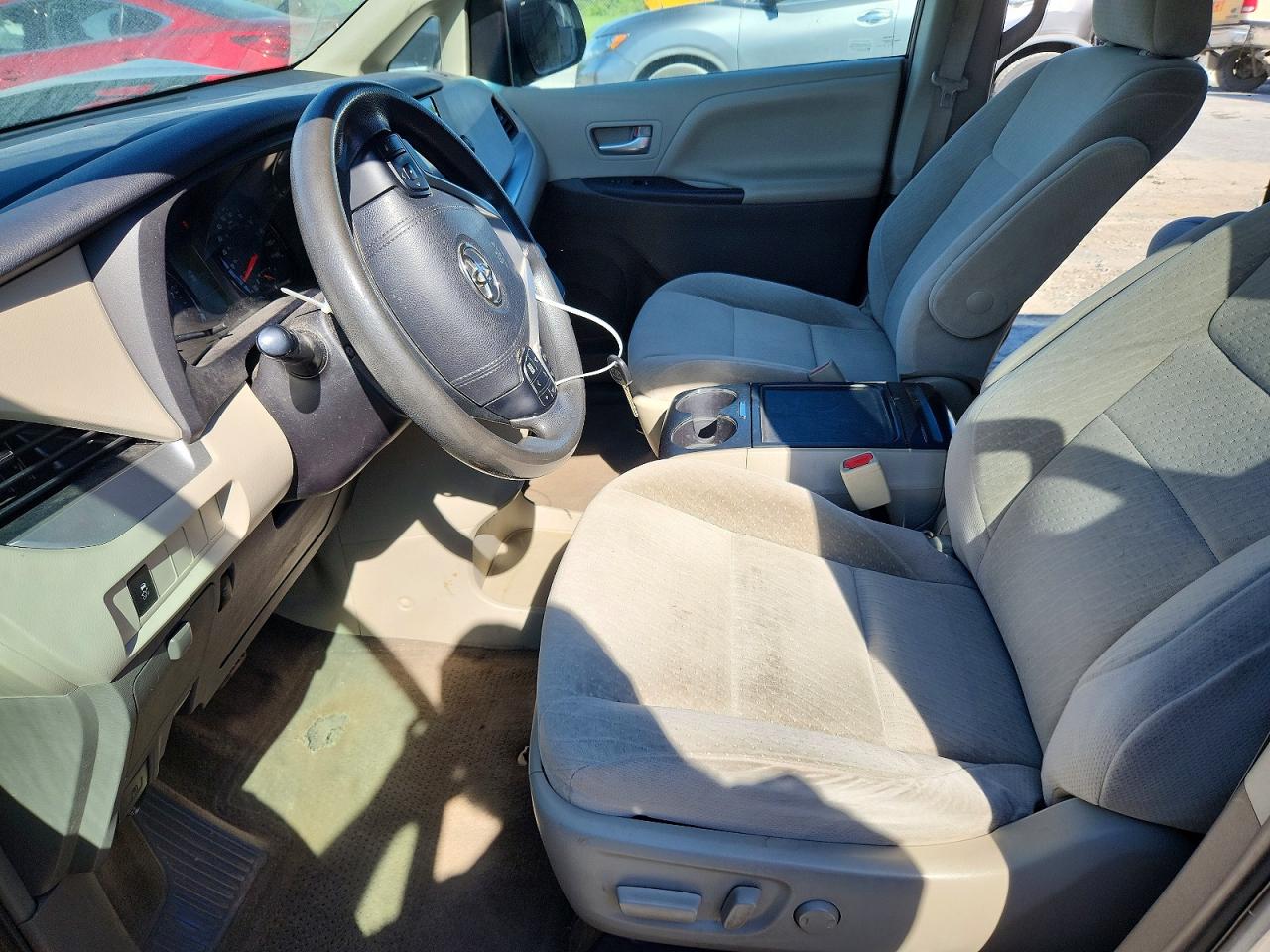 Toyota Sienna Le