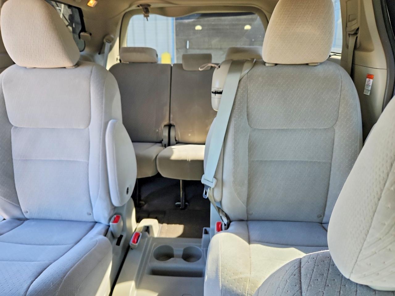Toyota Sienna Le
