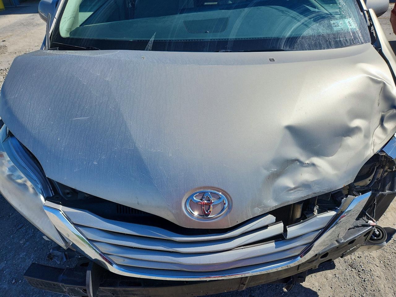 Toyota Sienna Le
