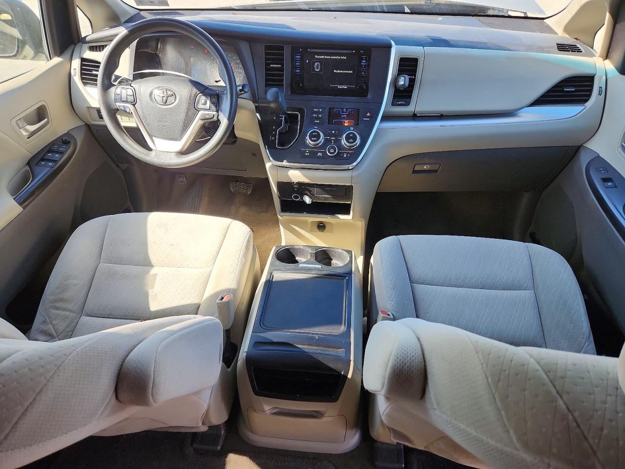 Toyota Sienna Le