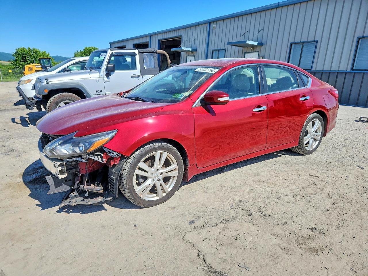 Salvage Nissan Altima Image