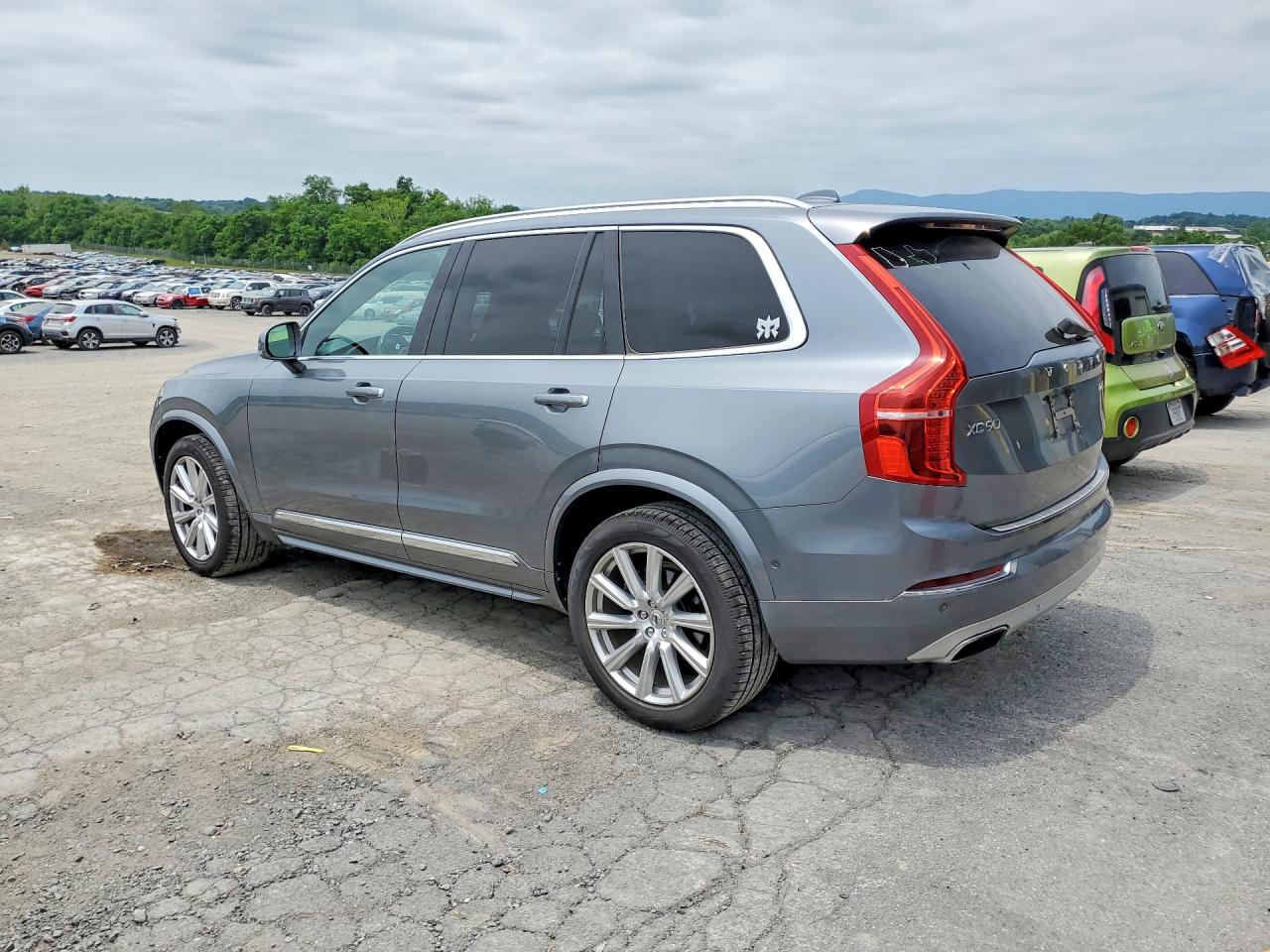 Volvo XC90 T6