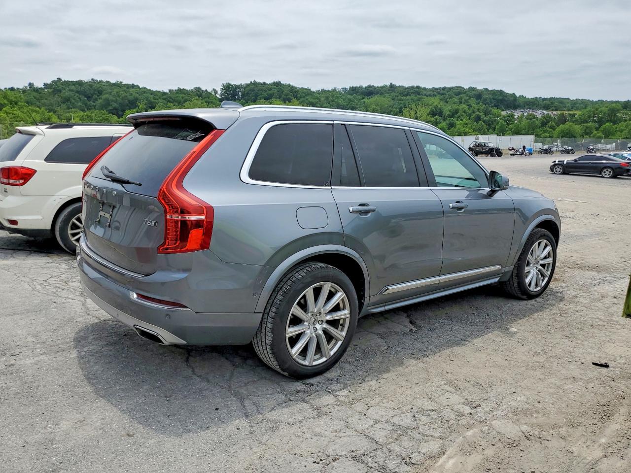 Volvo XC90 T6