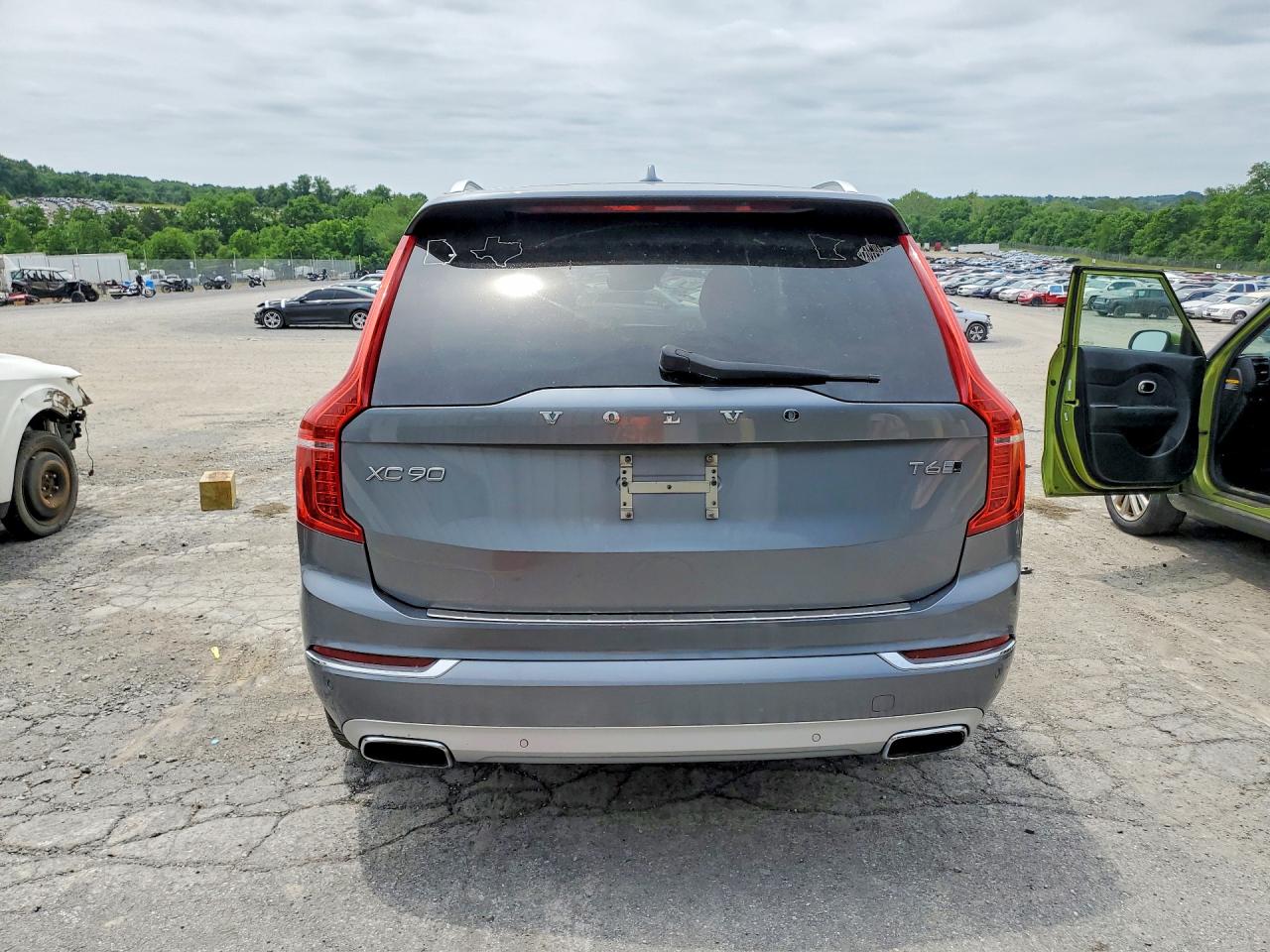 Volvo XC90 T6